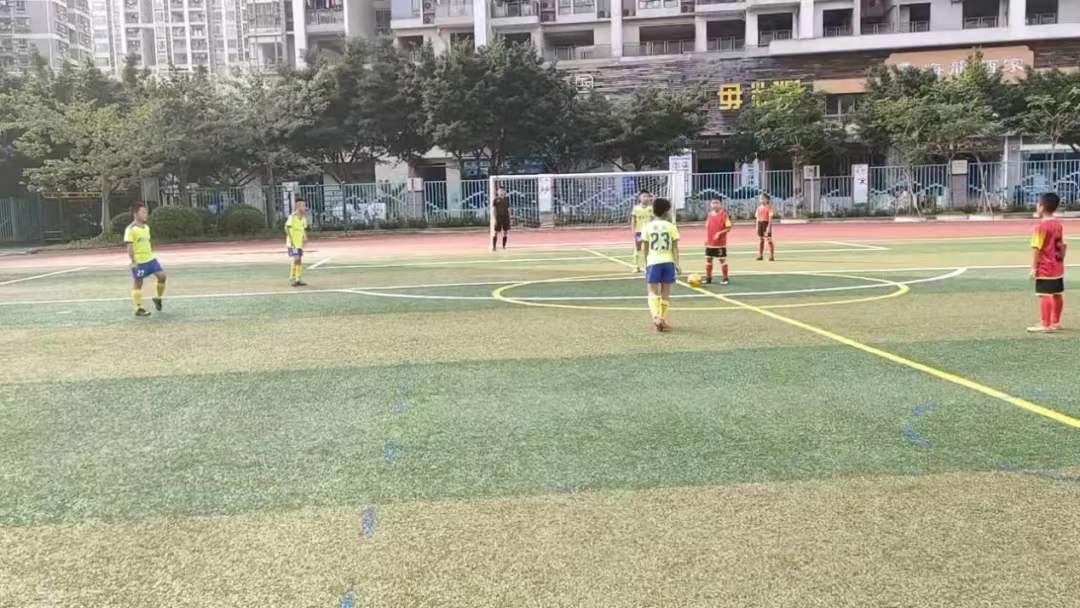 穗石小学就曾以番禺区冠军的资格代表番禺区参加广州市第五届中小学生足球赛